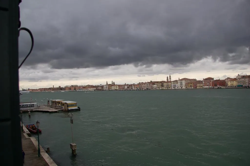 Lovely Canal View Venezia