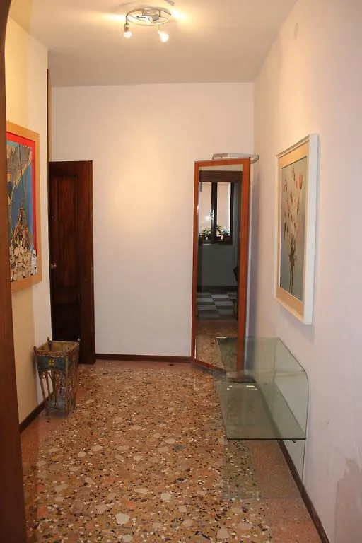 Apartment Lovely Canal View Venedig