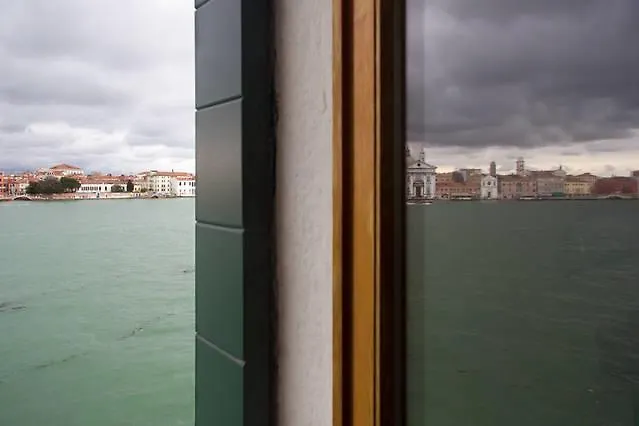 Apartment Lovely Canal View Venice