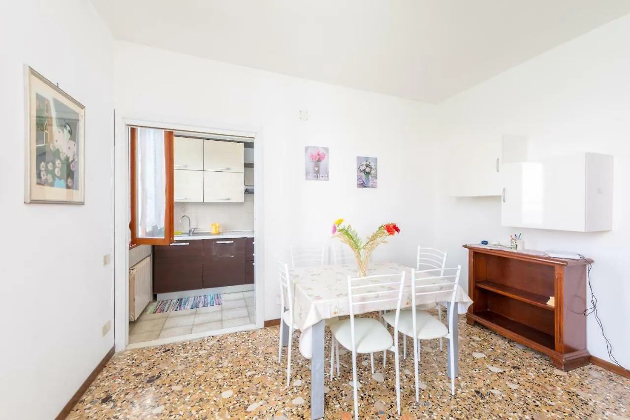 Apartment Lovely Canal View Venice