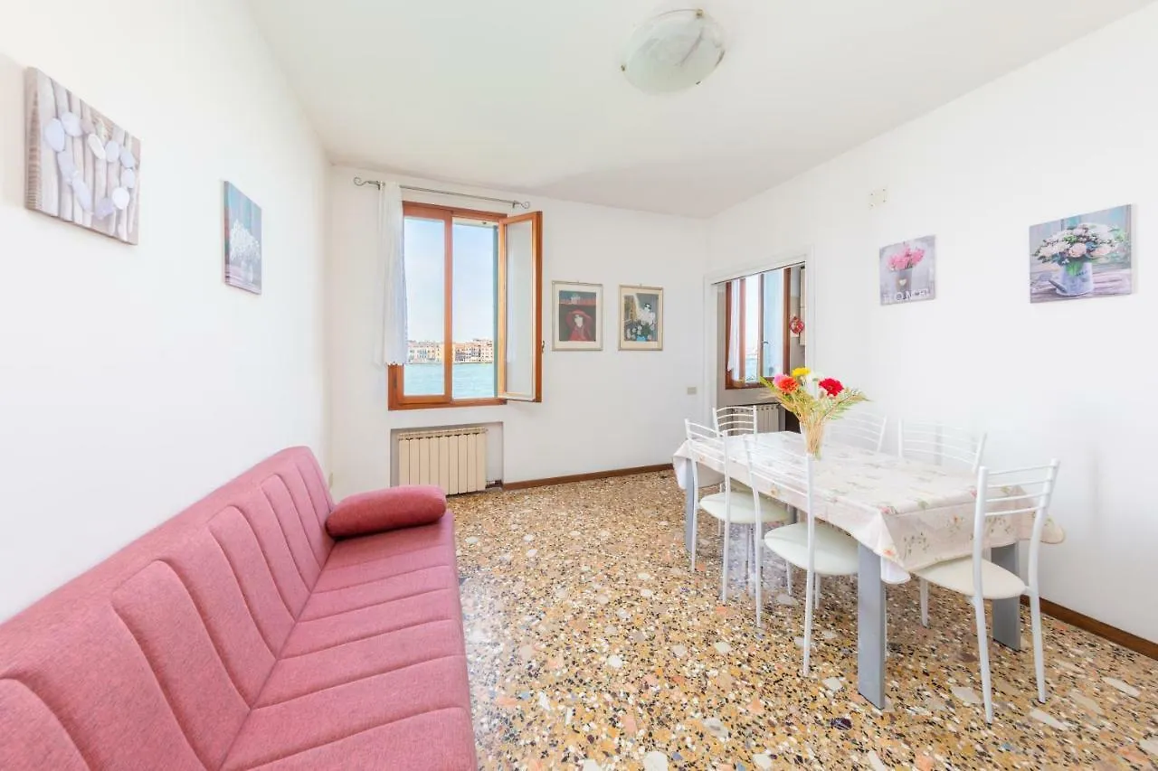 Lovely Canal View location